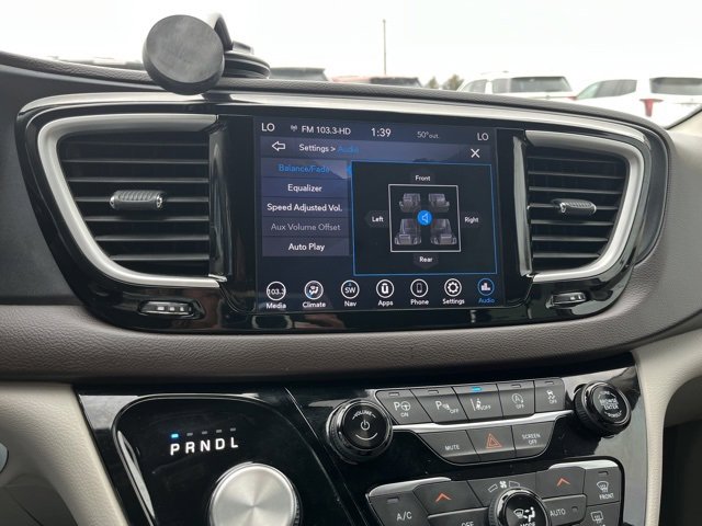 Used 2020 Chrysler Pacifica Touring w/ Advanced Safetytec Group image 49