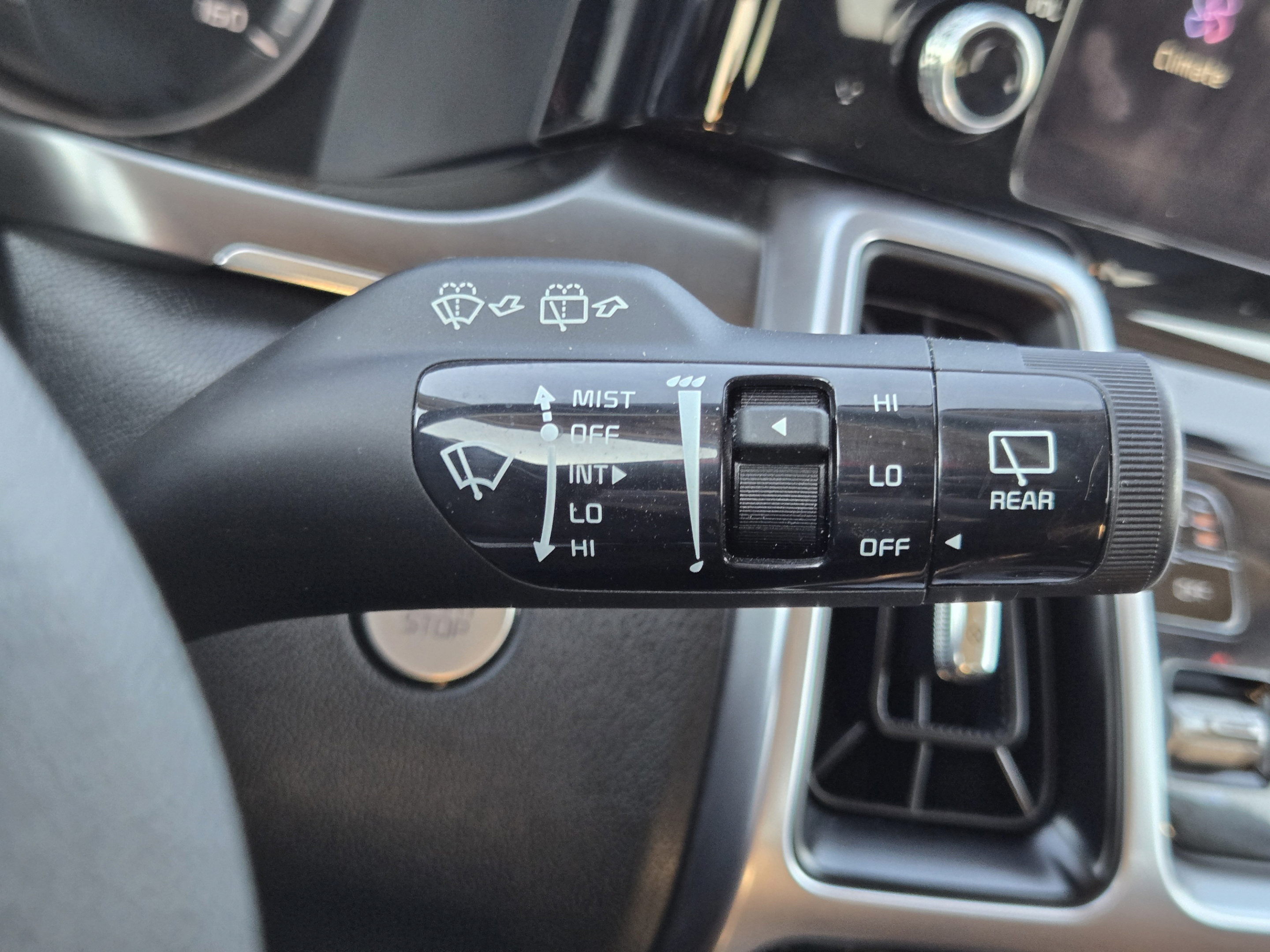 Used 2023 Kia Sorento EX w/ Panoramic Sunroof Package FWD image 22