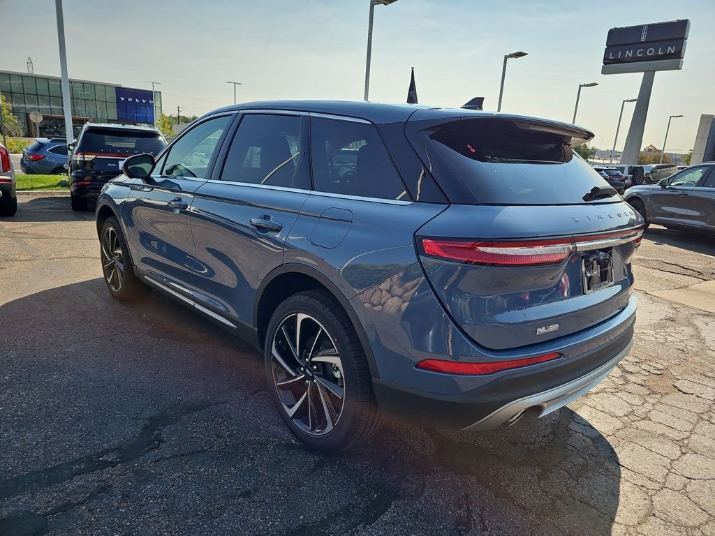 New 2025 Lincoln Corsair Reserve image 5