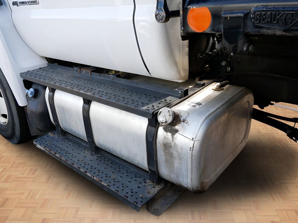 Used 2016 Ford F650 2WD Regular Cab Super Duty image 9