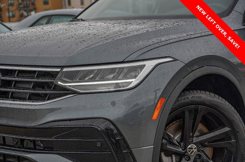 Used 2024 Volkswagen Tiguan SE R-Line image 3