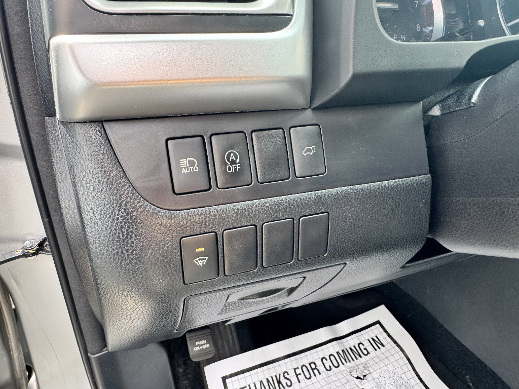 Used 2017 Toyota Highlander XLE w/ Carpet Mat Package AWD/4WD image 14