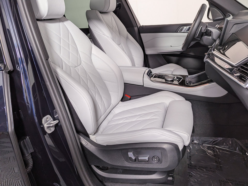 Used 2026 BMW X5 xDrive40i w/ M Sport Package AWD/4WD image 27