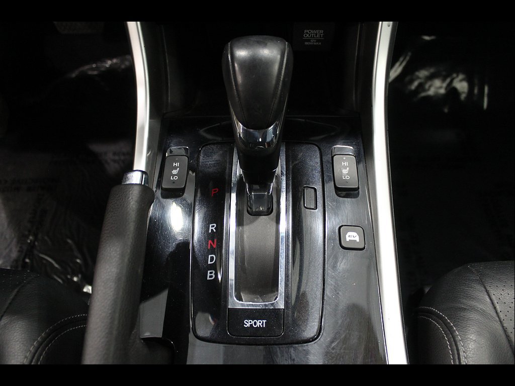 Used 2017 Honda Accord Touring image 32