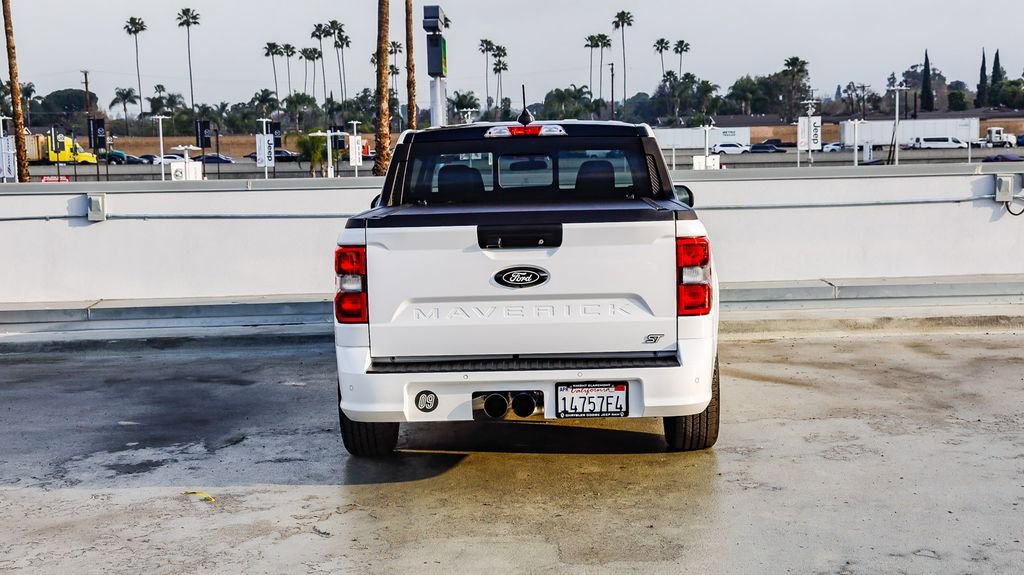 Used 2025 Ford Maverick Lobo image 8