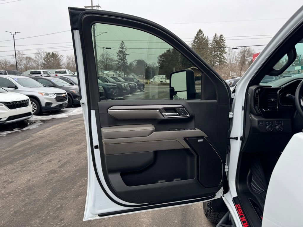 Used 2024 Chevrolet Silverado 2500 ZR2 w/ ZR2 Bison Edition image 16