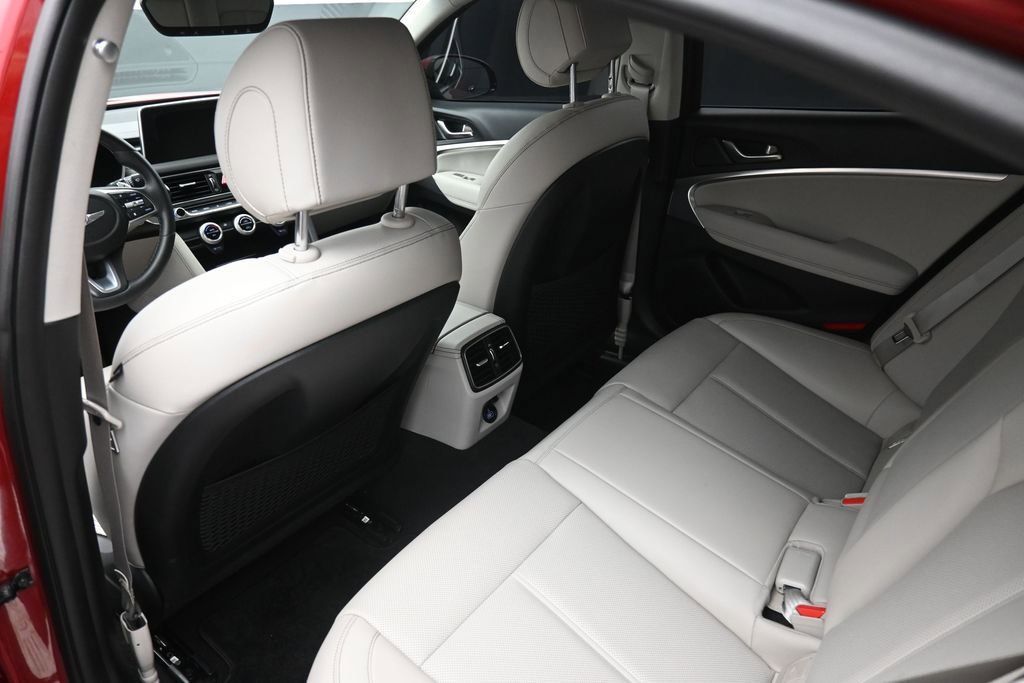 Used 2020 Genesis G70 2.0T RWD image 25