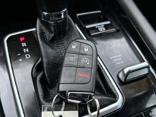 Used 2025 Jeep Compass Latitude w/ Convenience Group AWD/4WD image 47