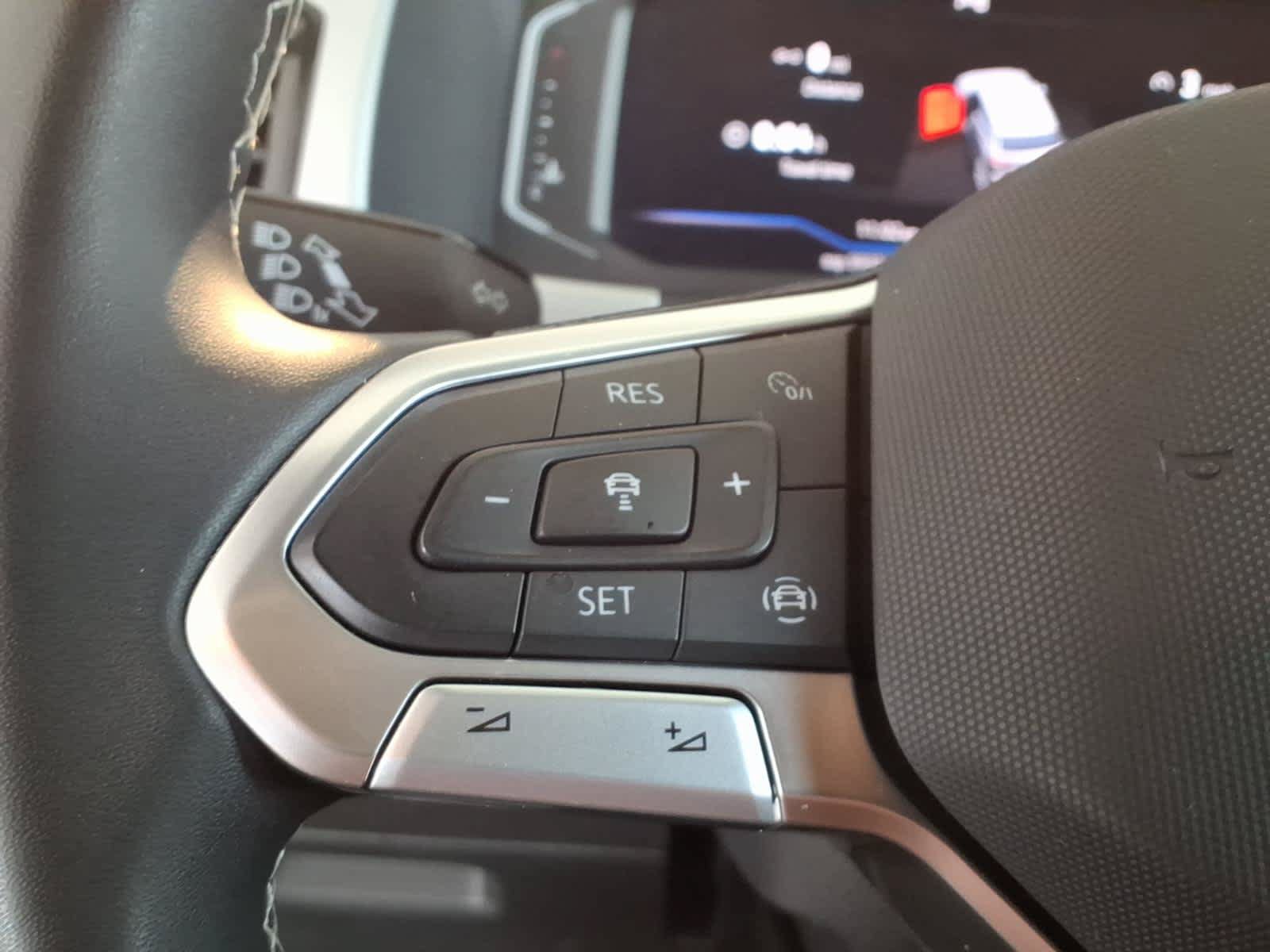 Used 2023 Volkswagen Atlas Cross Sport SE w/ Panoramic Sunroof Package AWD/4WD image 15