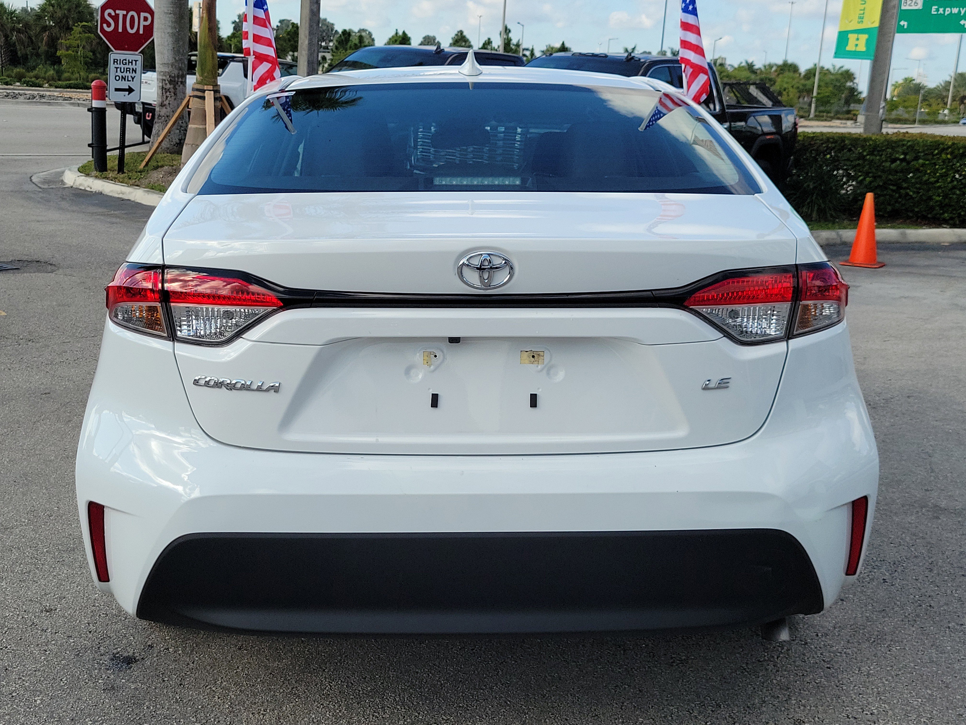 Used 2025 Toyota Corolla LE image 6