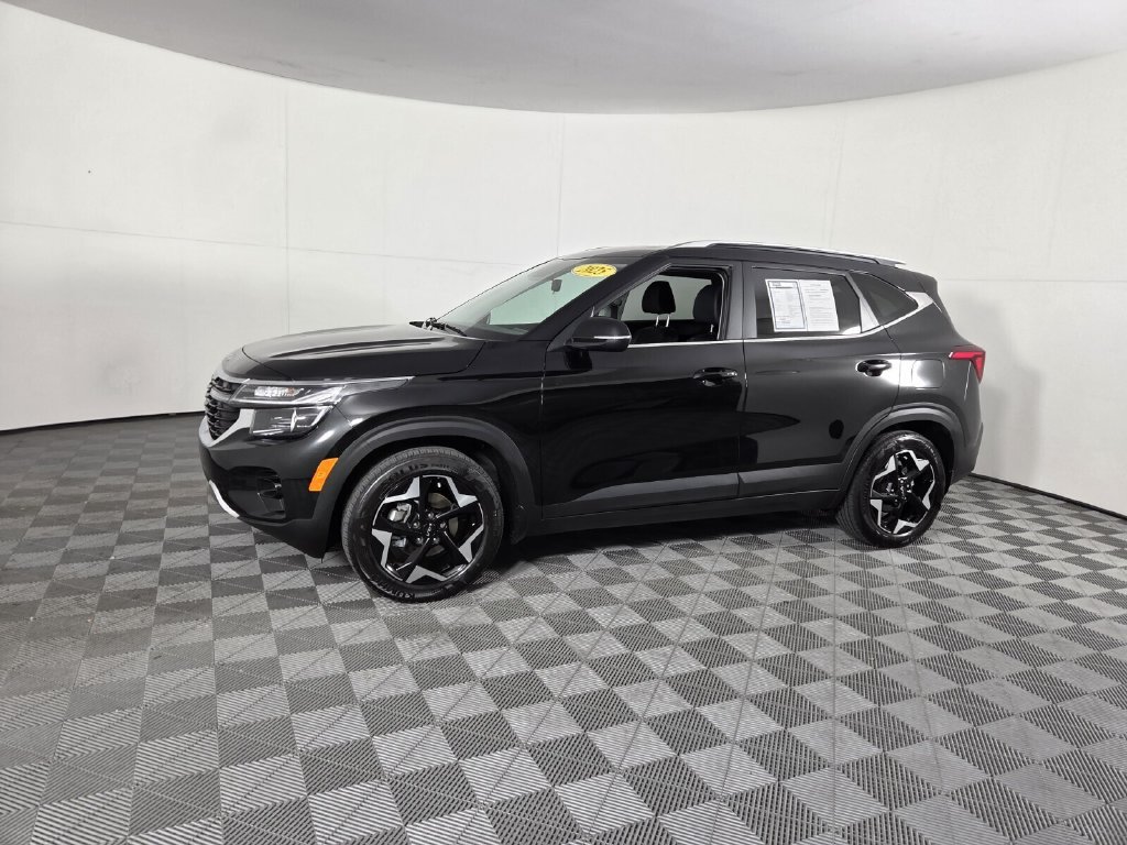 Used 2025 Kia Seltos EX w/ EX Sunroof Package FWD image 10