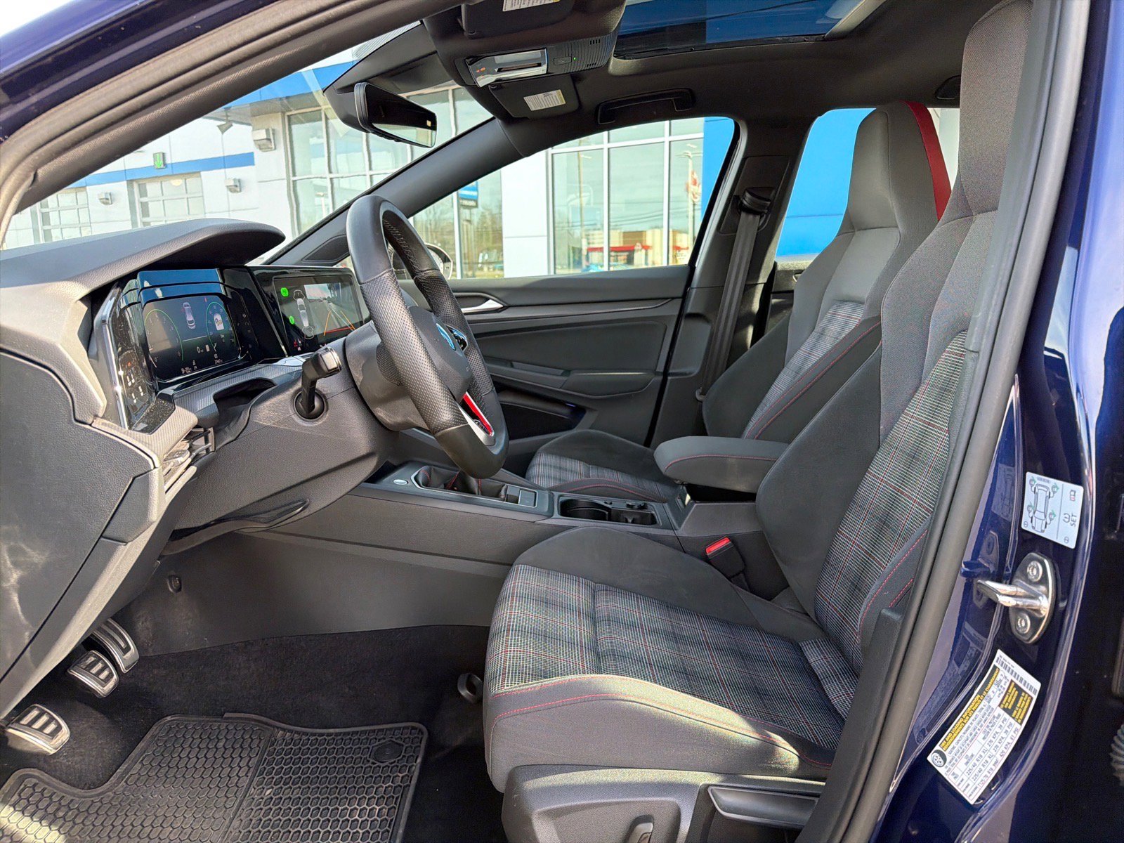 Used 2022 Volkswagen GTI SE FWD image 11