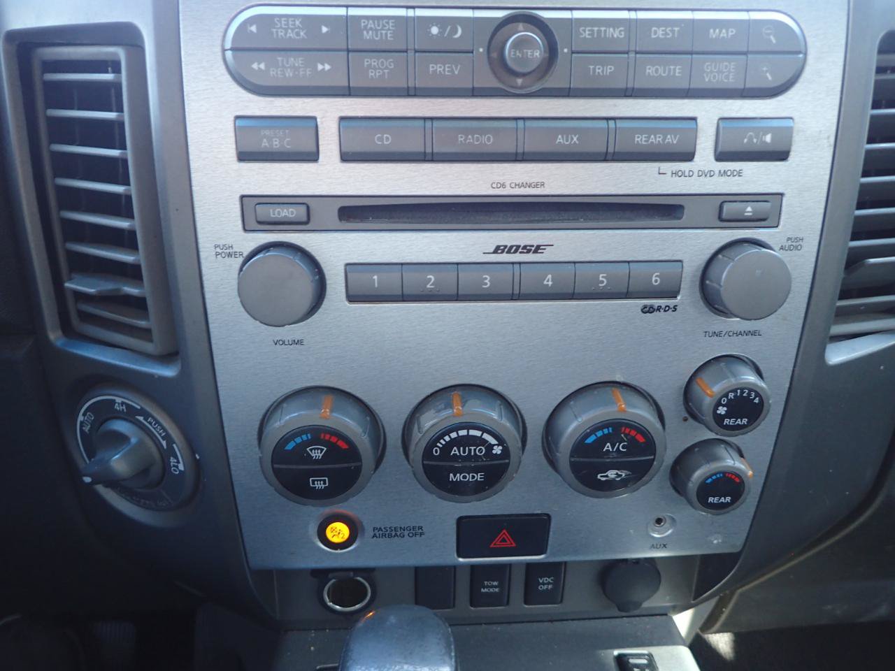 Used 2005 Nissan Armada LE w/ (U01) Technology Pkg (LE) AWD/4WD image 25