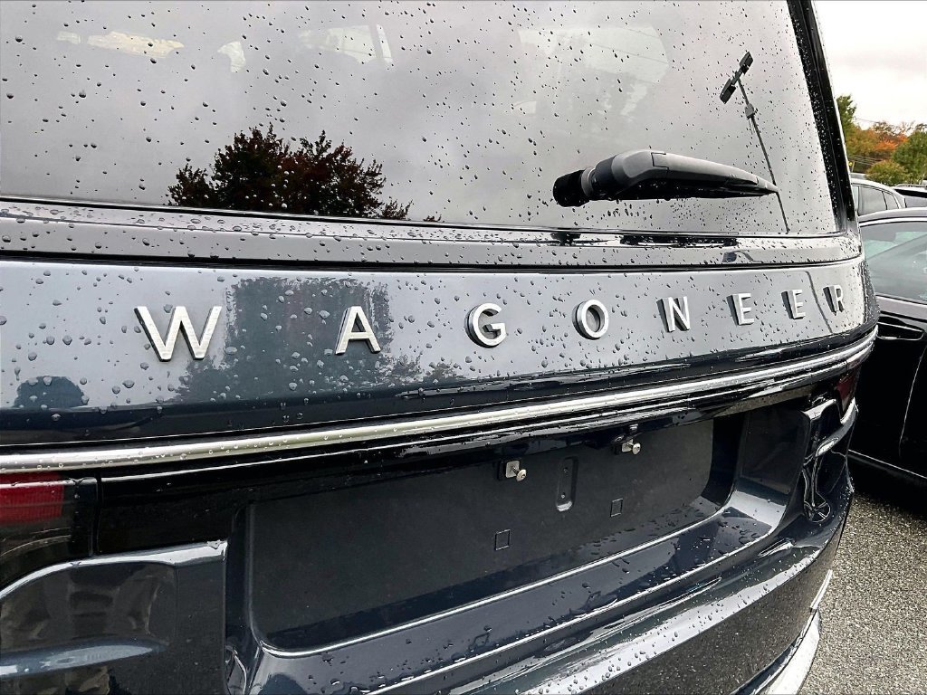 Used 2024 Jeep Wagoneer Series II AWD/4WD image 30