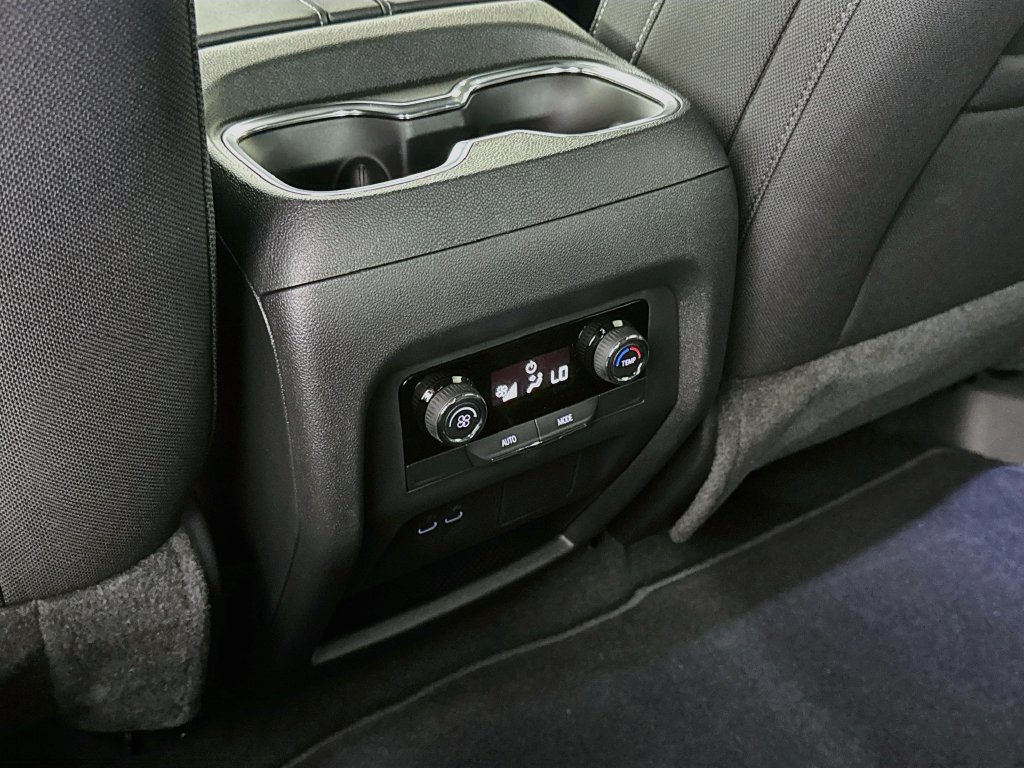 New 2027 Chevrolet Traverse LT w/ Sun and Wheel Package FWD image 27
