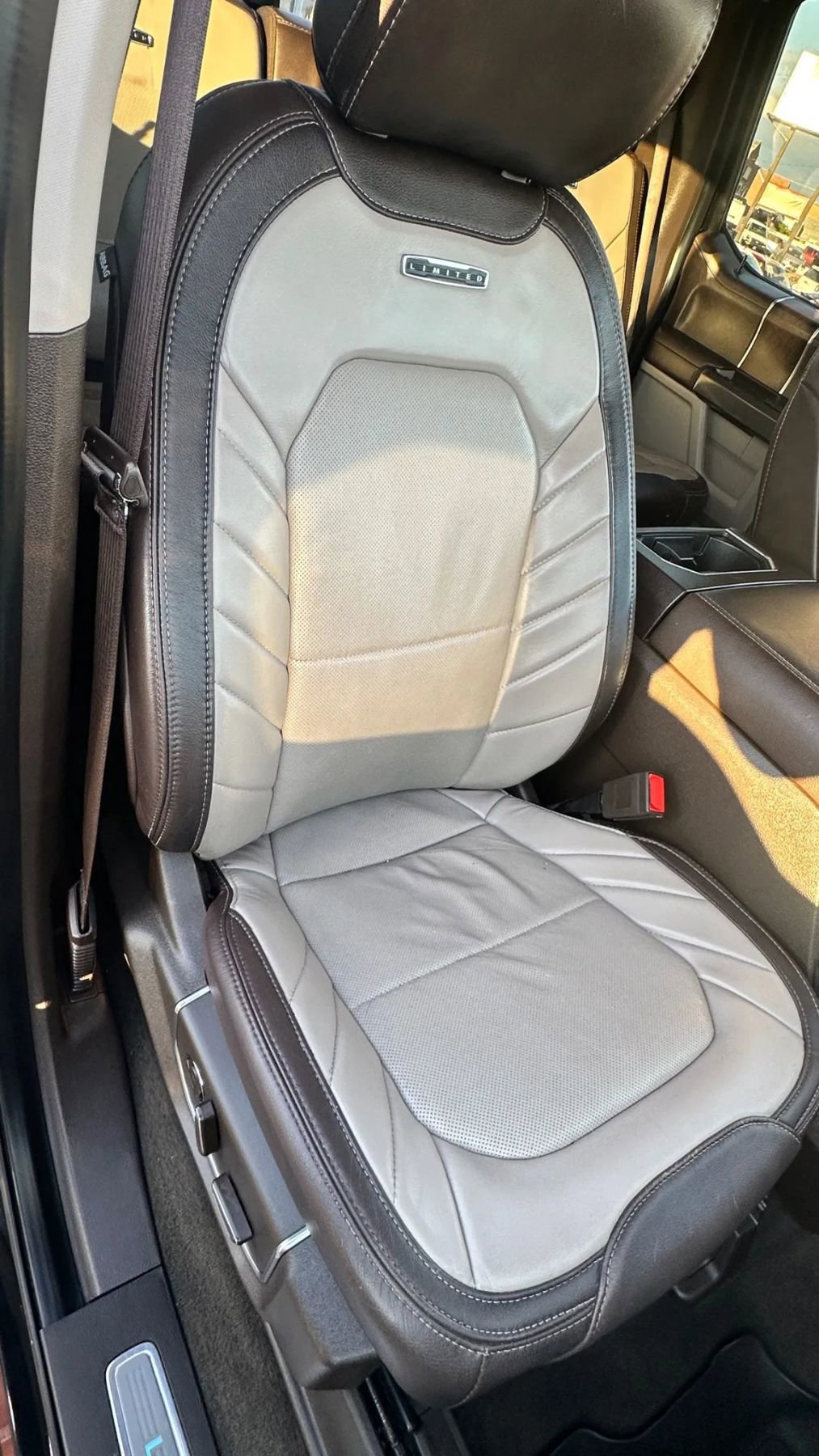 Used 2019 Ford F150 Limited w/ Trailer Tow Package image 27