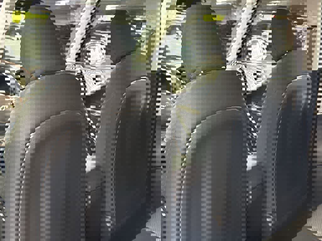 Used 2025 Kia Soul LX w/ LX Technology Package FWD image 23