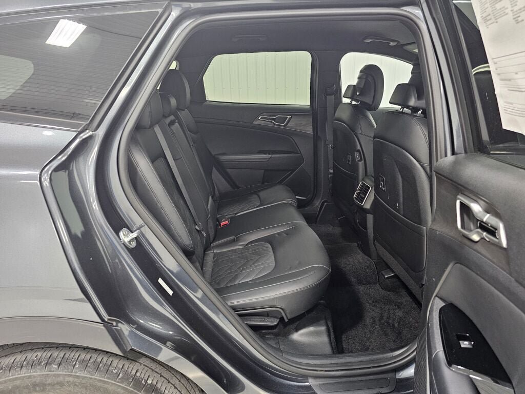 Used 2023 Kia Sportage X-Line AWD/4WD image 16