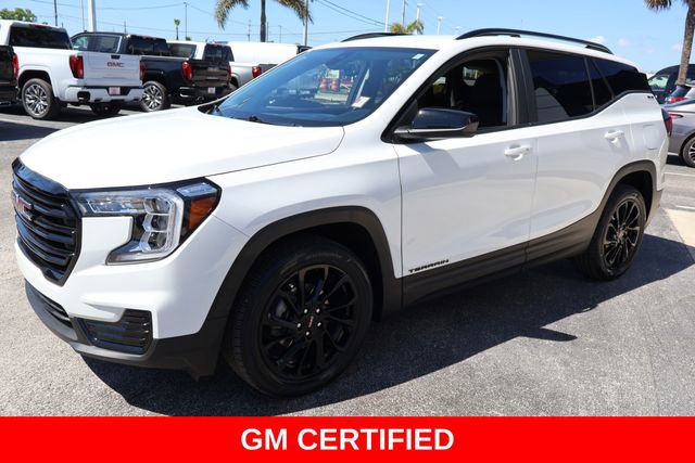 Certified 2024 GMC Terrain SLE w/ Elevation Edition image 4