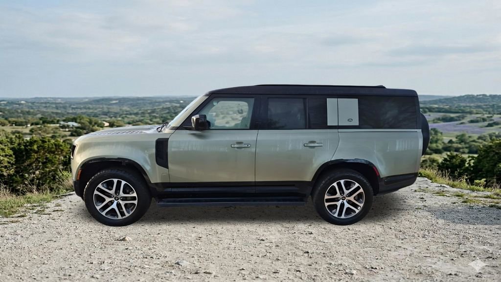 Used 2024 Land Rover Defender 130 X-Dynamic SE image 5