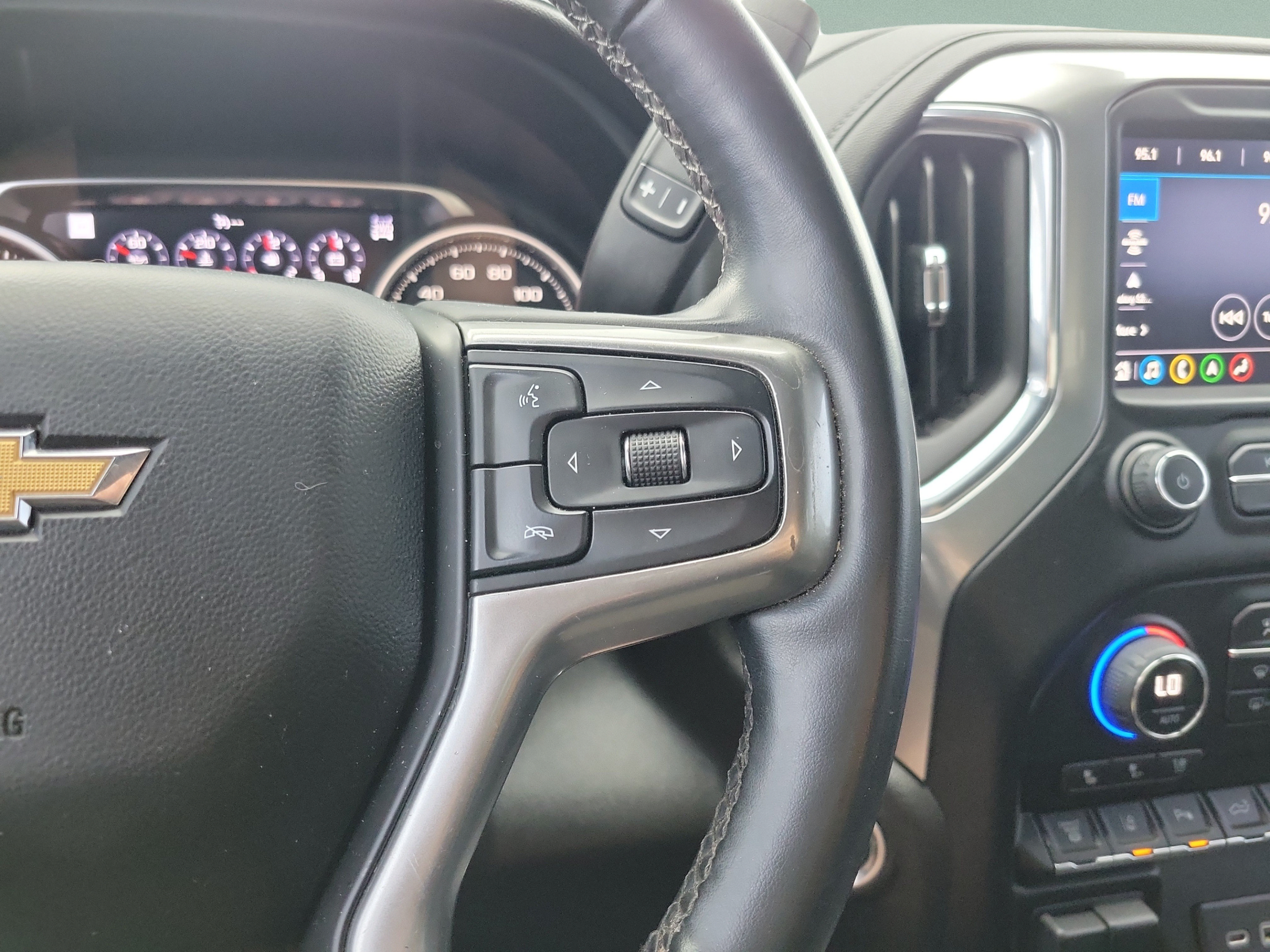 Used 2023 Chevrolet Silverado 2500 LTZ w/ LTZ Premium Package AWD/4WD image 18