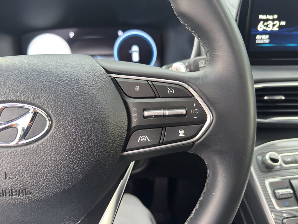 Used 2022 Hyundai Santa Fe SEL w/ Convenience + Premium Package FWD image 16