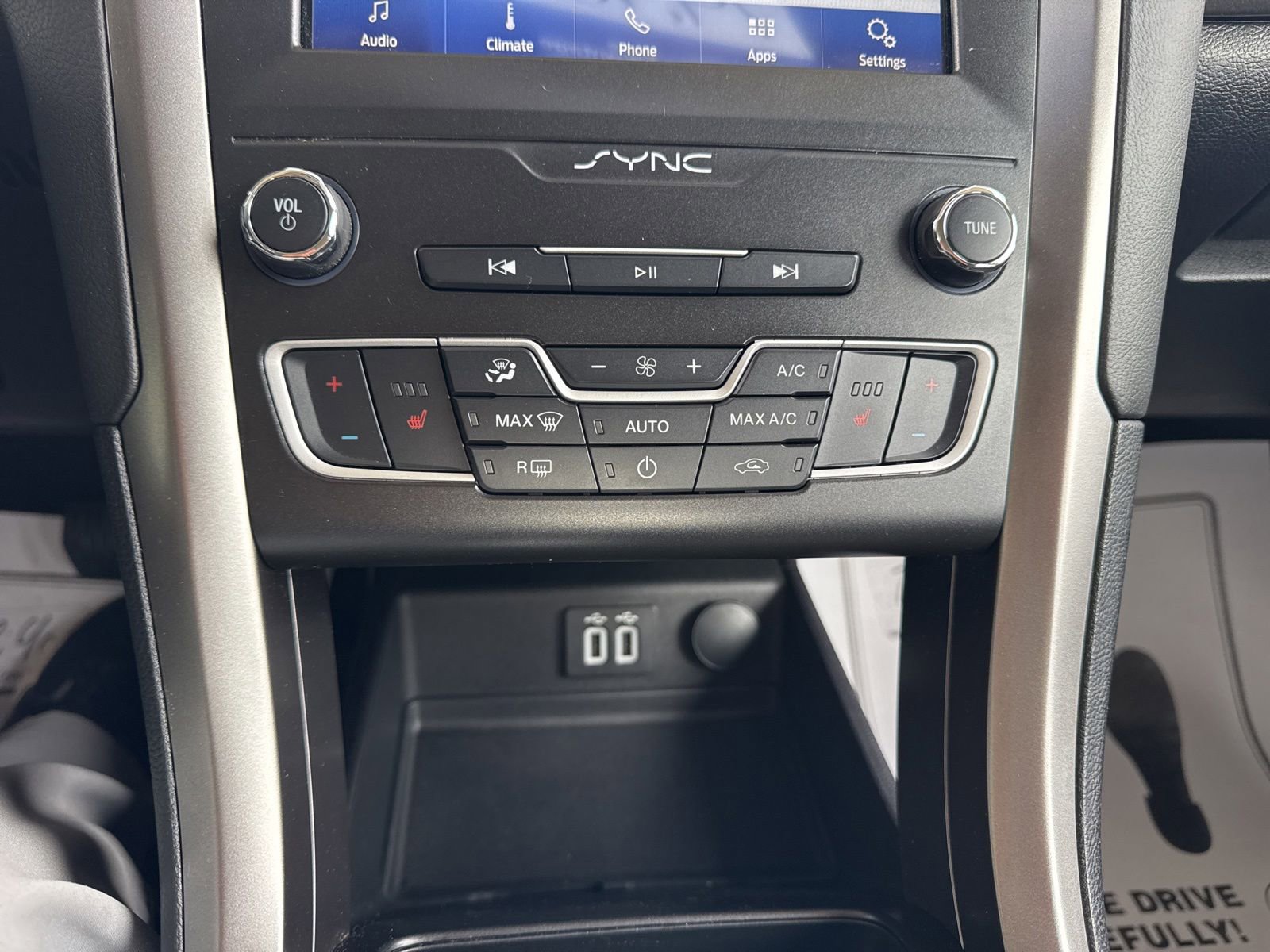 Used 2020 Ford Fusion SE AWD/4WD image 30