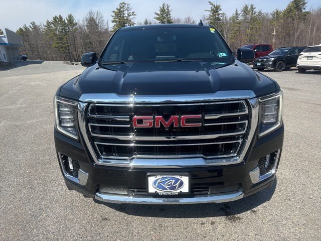 Used 2024 GMC Yukon SLT w/ SLT Luxury Package AWD/4WD image 2