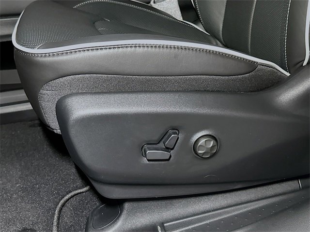 New 2026 Chrysler Pacifica Limited image 15