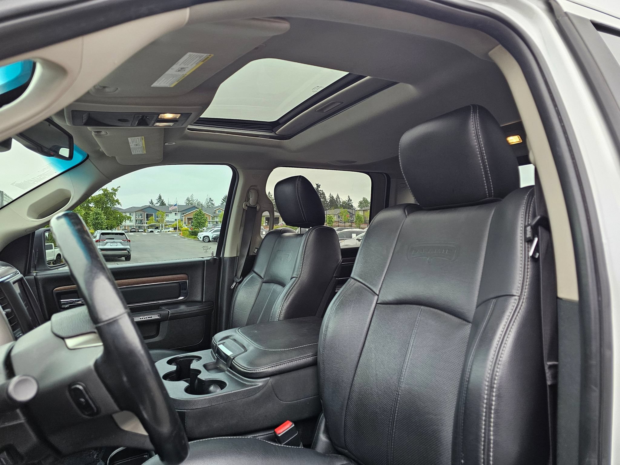 Used 2018 RAM 1500 Laramie AWD/4WD image 24