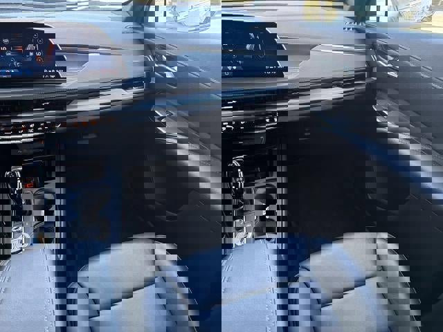 Used 2025 Cadillac XT4 Premium Luxury FWD image 27