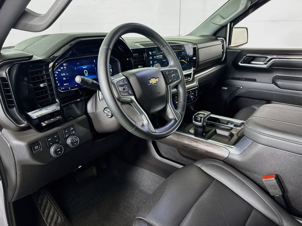 Used 2024 Chevrolet Silverado 1500 LTZ w/ Technology Package AWD/4WD image 9