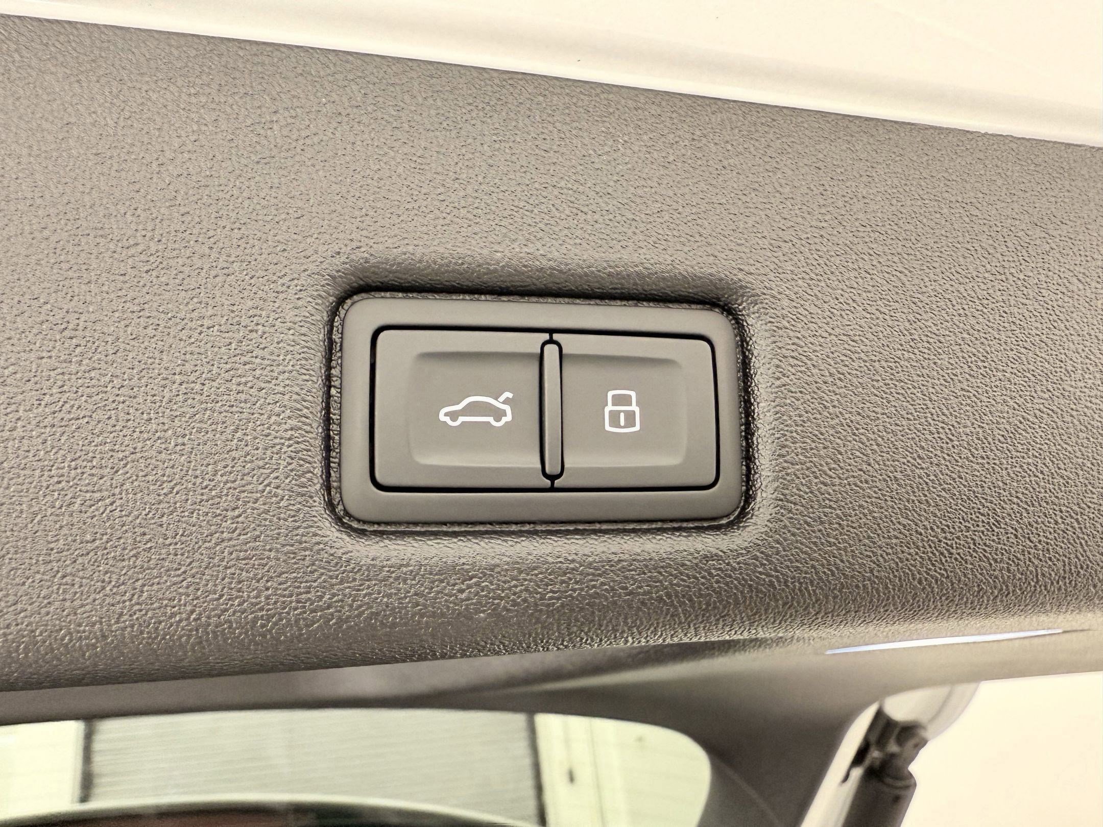 Used 2025 Audi Q5 Premium w/ Convenience Package AWD/4WD image 27