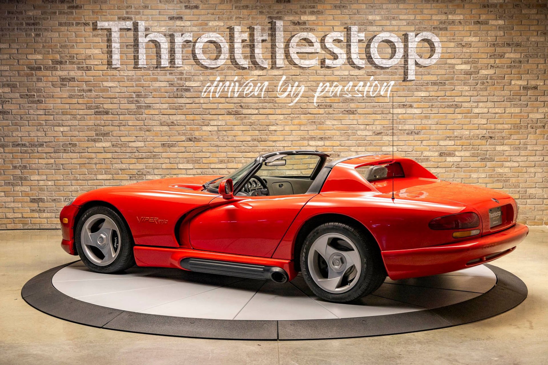 Used 1992 Dodge Viper RT/10 image 8