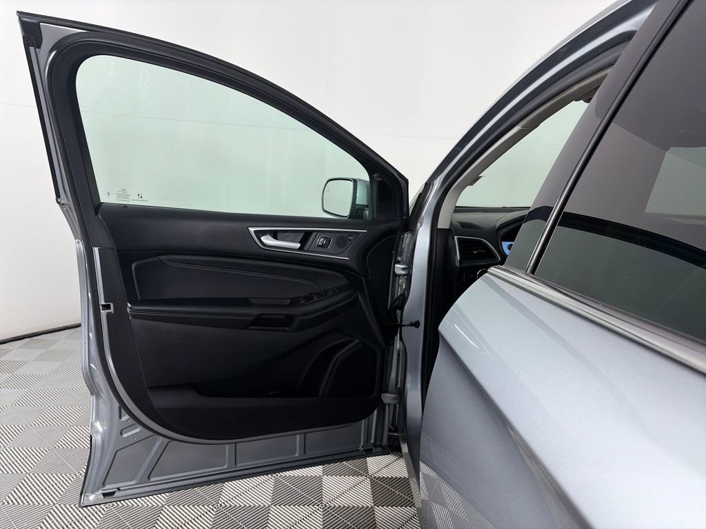 Certified 2024 Ford Edge Titanium image 10