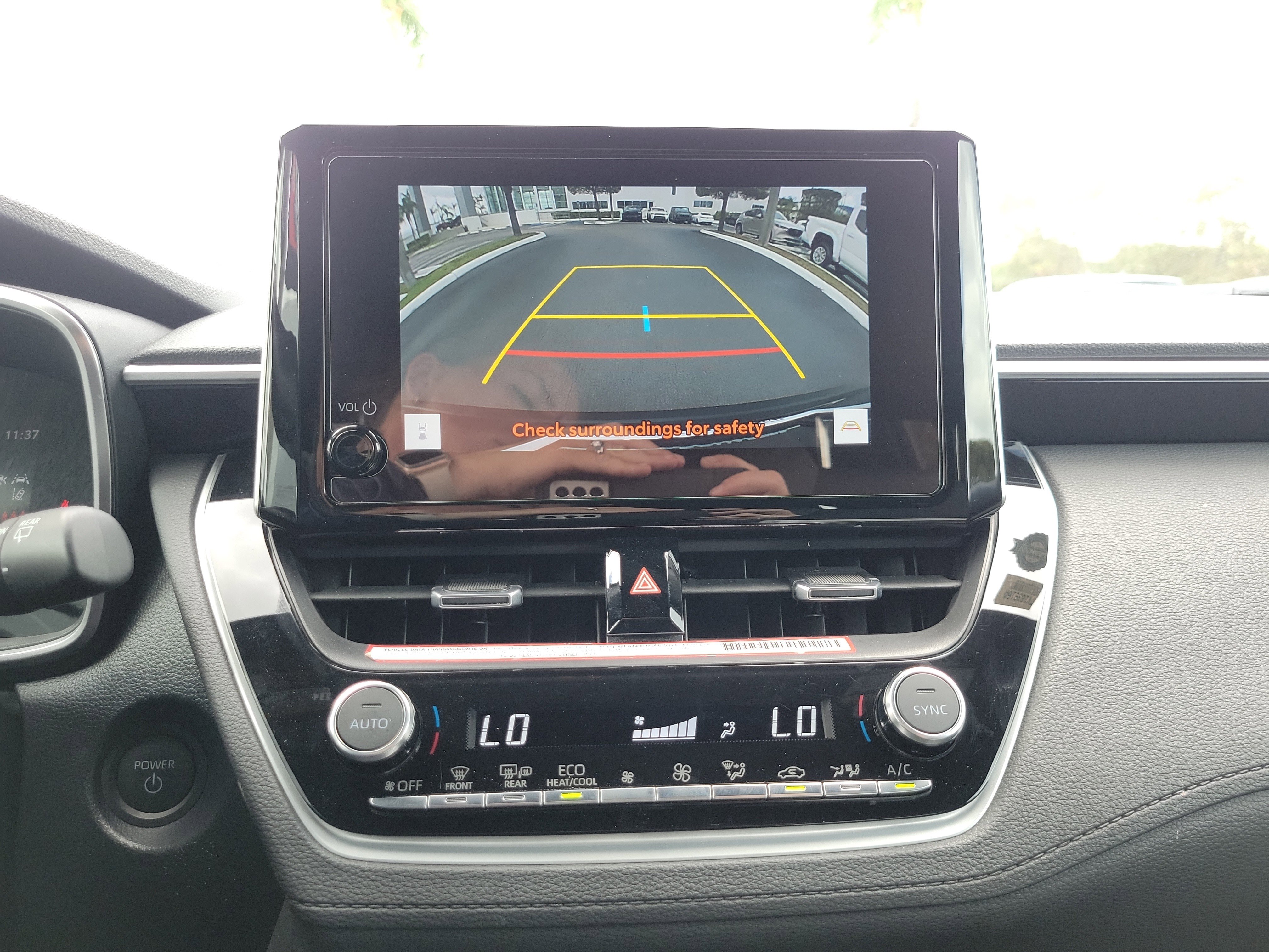 Used 2024 Toyota Corolla Cross SE image 27