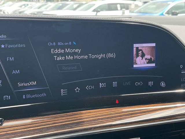 Used 2024 Cadillac Escalade ESV Premium Luxury AWD/4WD image 33