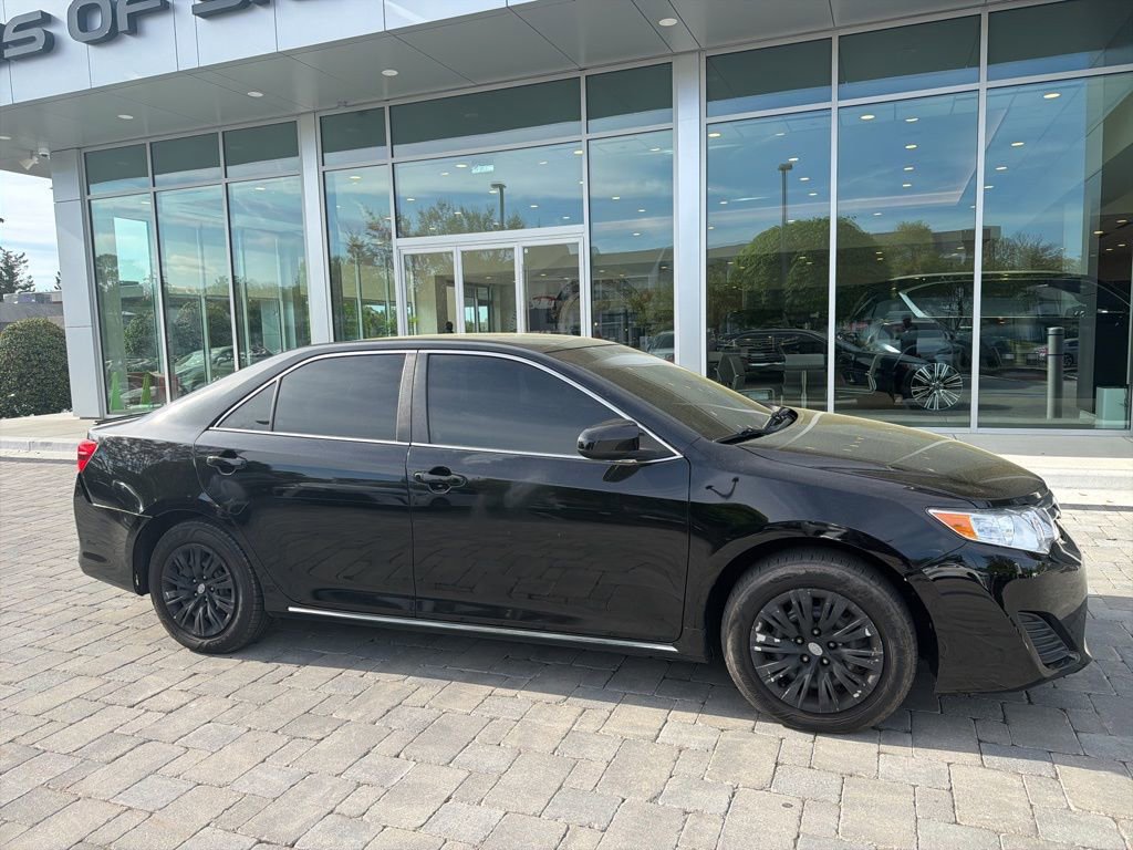 Used 2014 Toyota Camry LE FWD image 7