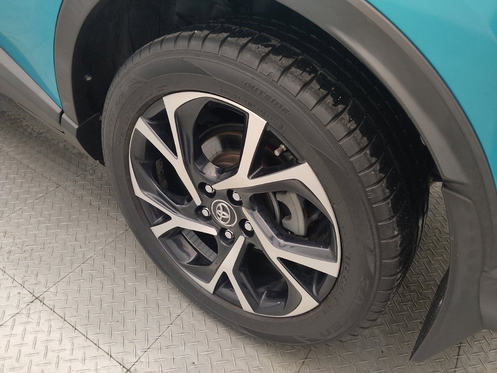 Used 2018 Toyota C-HR XLE FWD image 31