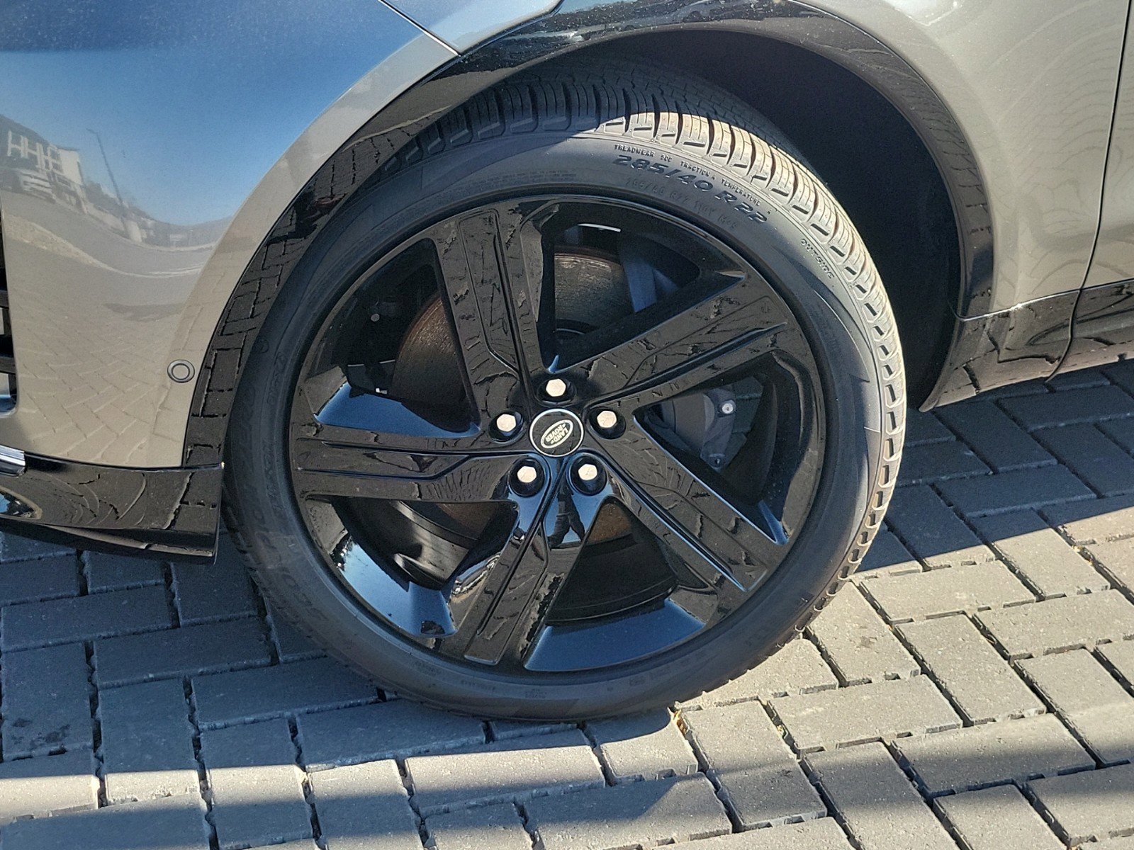 Certified 2025 Land Rover Discovery Dynamic SE image 11