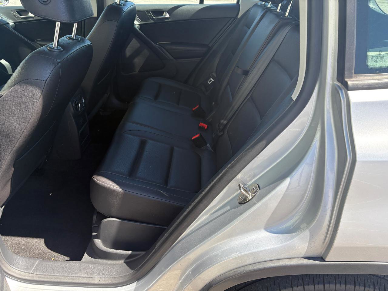 Used 2017 Volkswagen Tiguan S AWD/4WD image 9