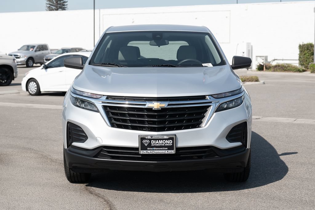 Used 2022 Chevrolet Equinox LS AWD/4WD image 2