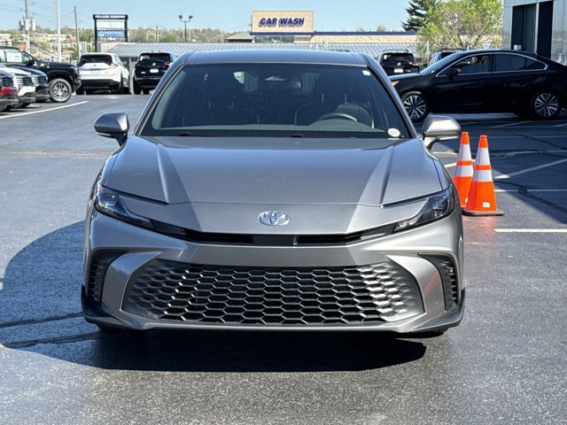 Used 2025 Toyota Camry SE FWD image 12