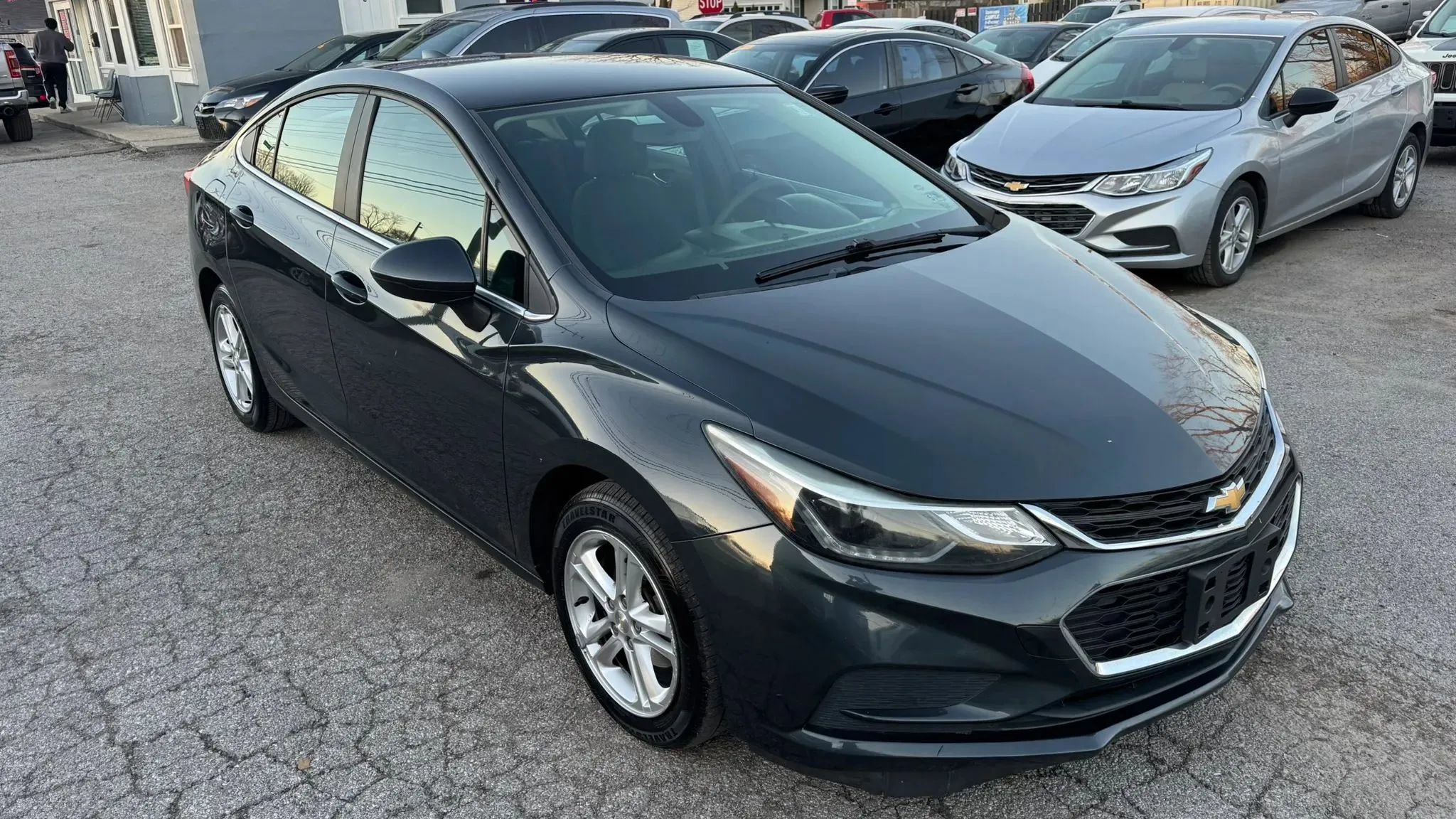 Used 2017 Chevrolet Cruze LT w/ Convenience Package image 7