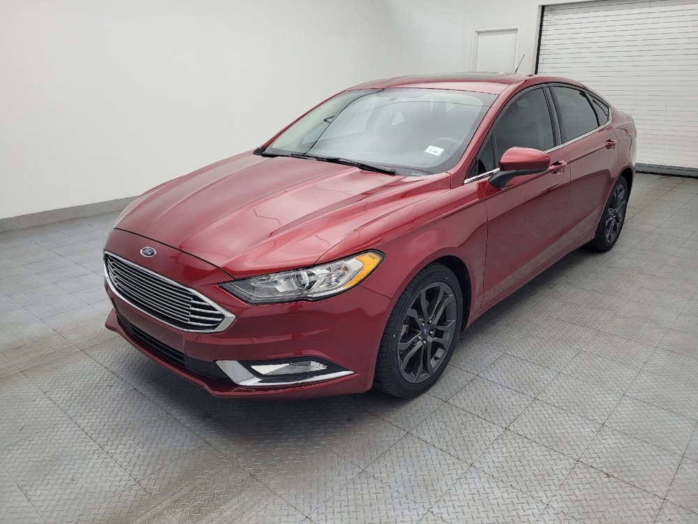 Used 2018 Ford Fusion SE w/ Equipment Group 201A image 2
