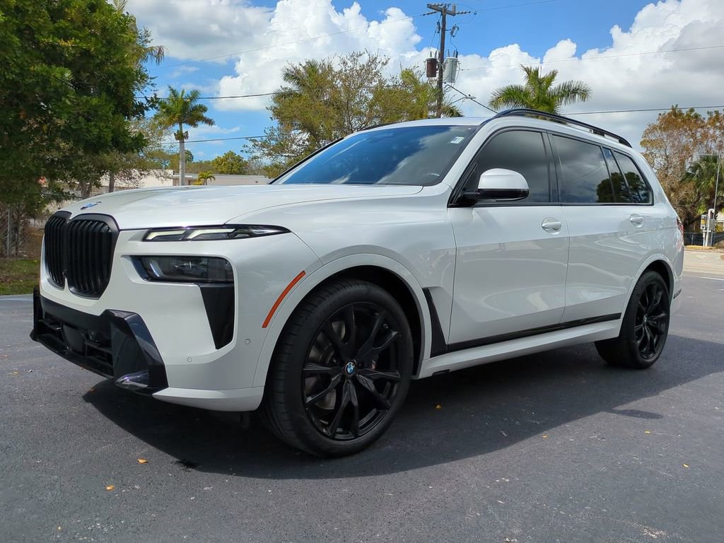 Used 2024 BMW X7 xDrive40i w/ Executive Package image 8