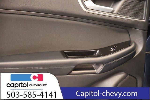 Used 2018 Ford Edge SEL w/ Class II Trailer Tow Package AWD/4WD image 29