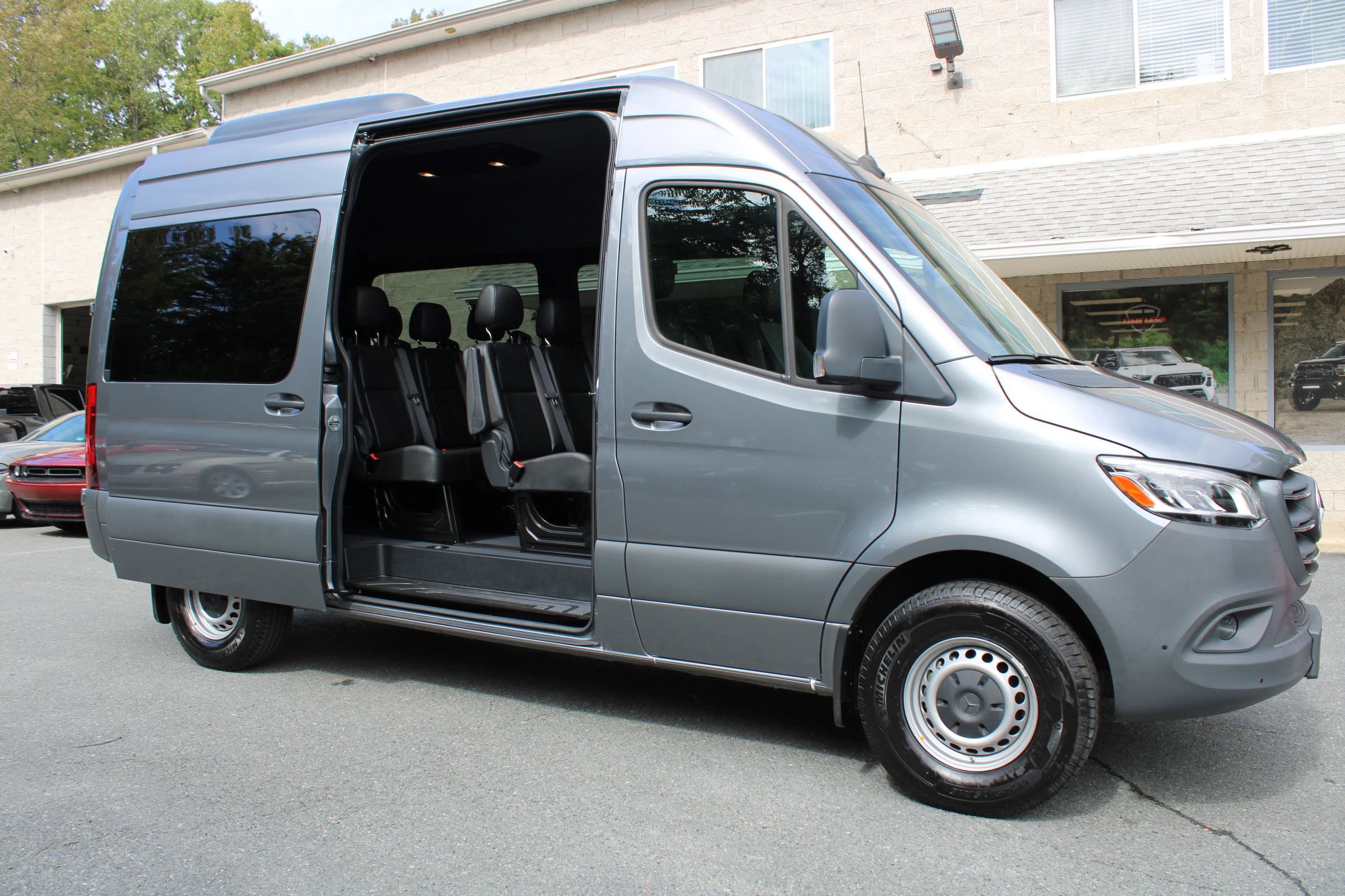 Used 2024 Mercedes-Benz Sprinter 2500 image 28