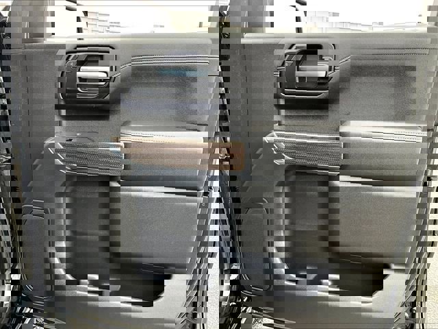 Used 2021 Chevrolet Silverado 1500 RST w/ Z71 Off-Road Package image 12