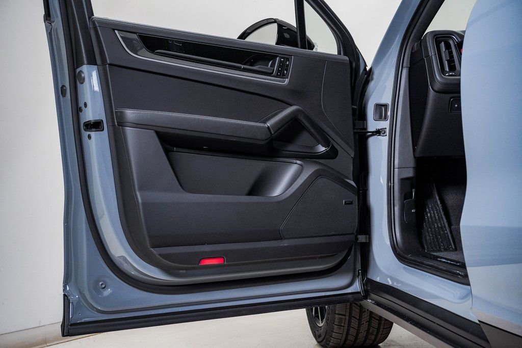 New 2026 Porsche Cayenne S image 25